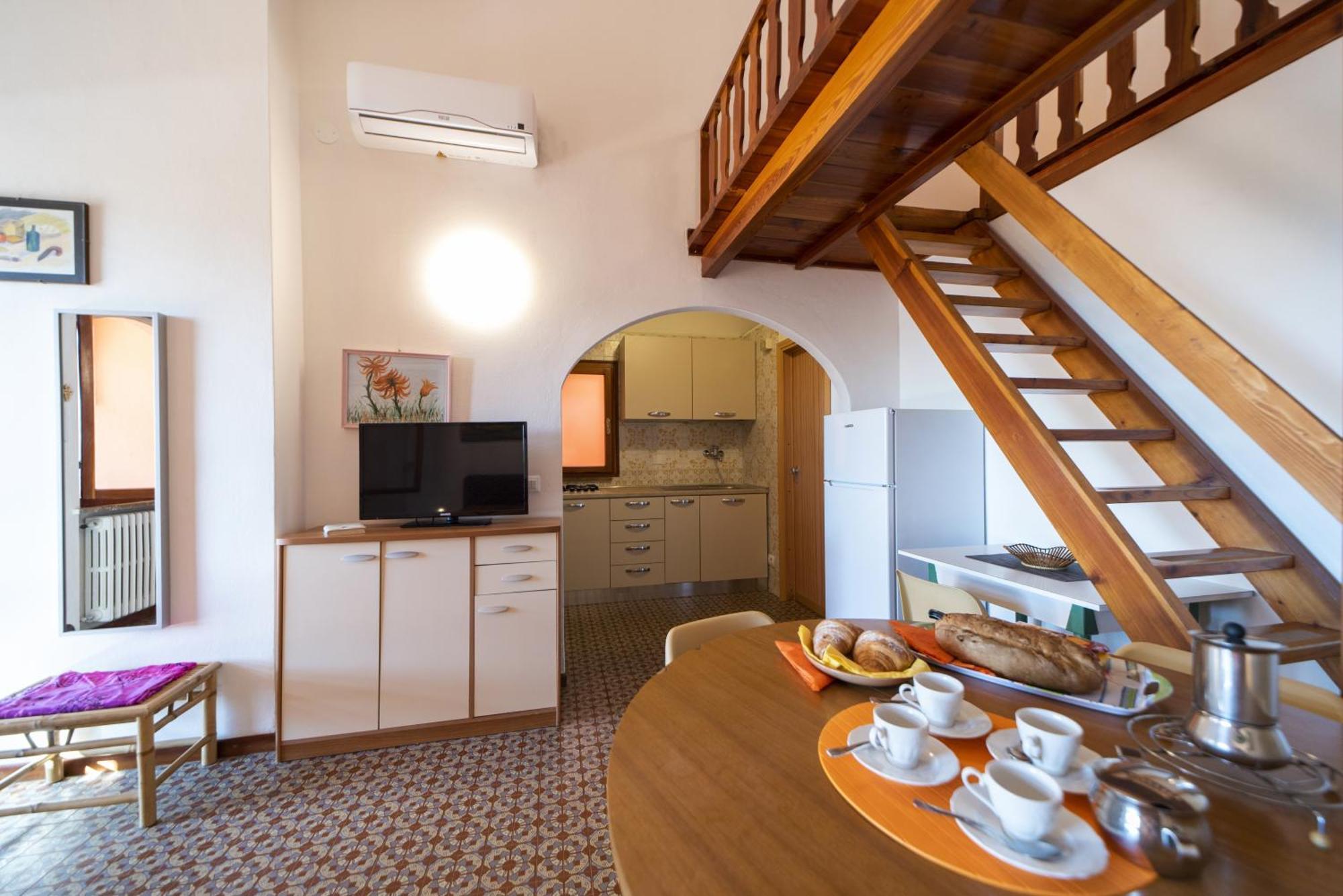 Gavila'S Residenza Turistico Alberghiera Порт-Аццурро Экстерьер фото
