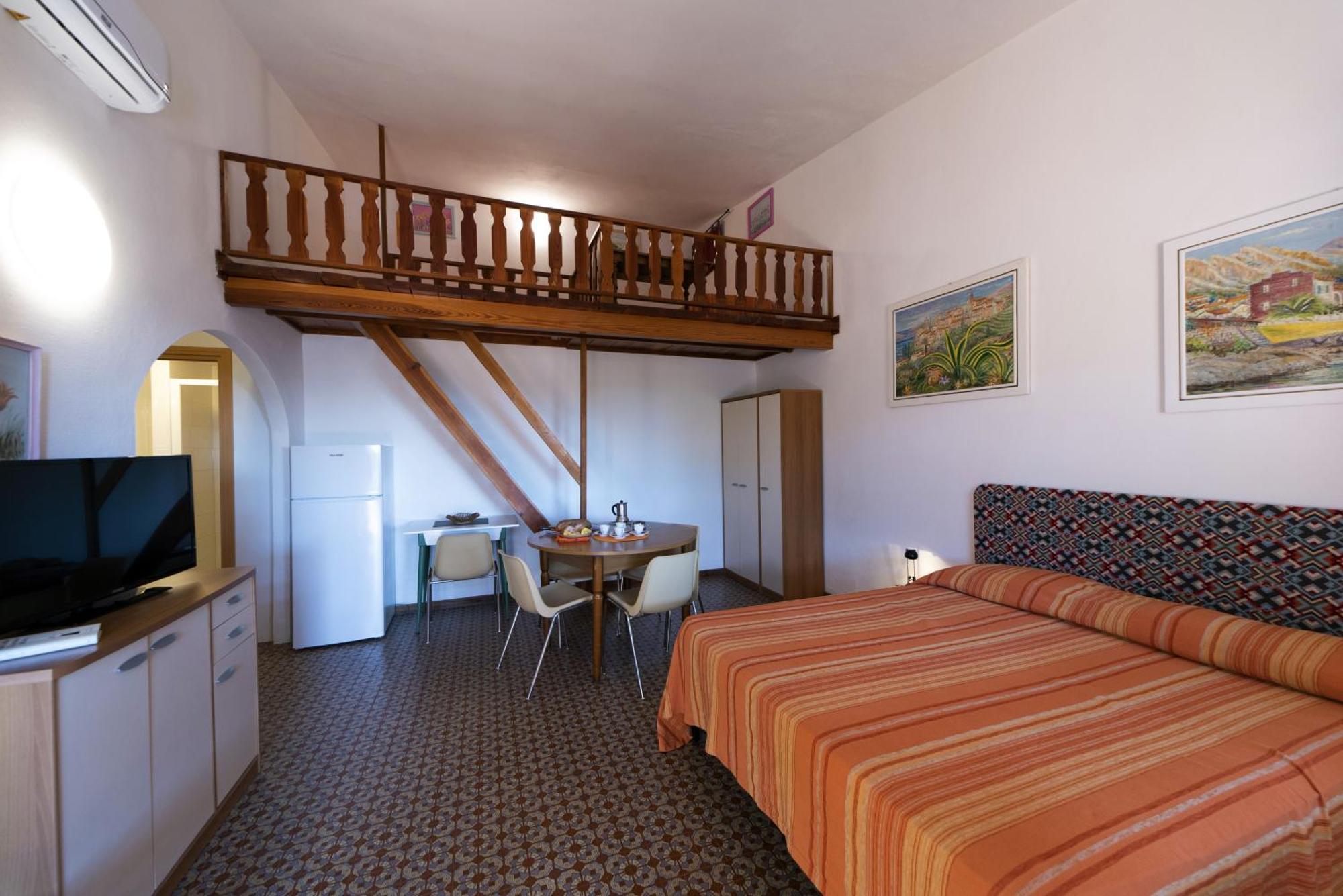 Gavila'S Residenza Turistico Alberghiera Порт-Аццурро Экстерьер фото