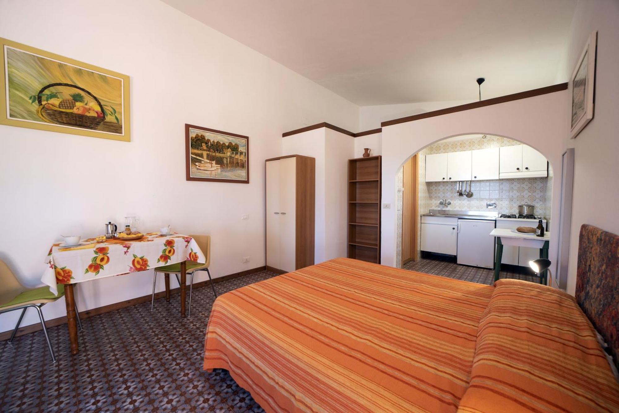 Gavila'S Residenza Turistico Alberghiera Порт-Аццурро Экстерьер фото