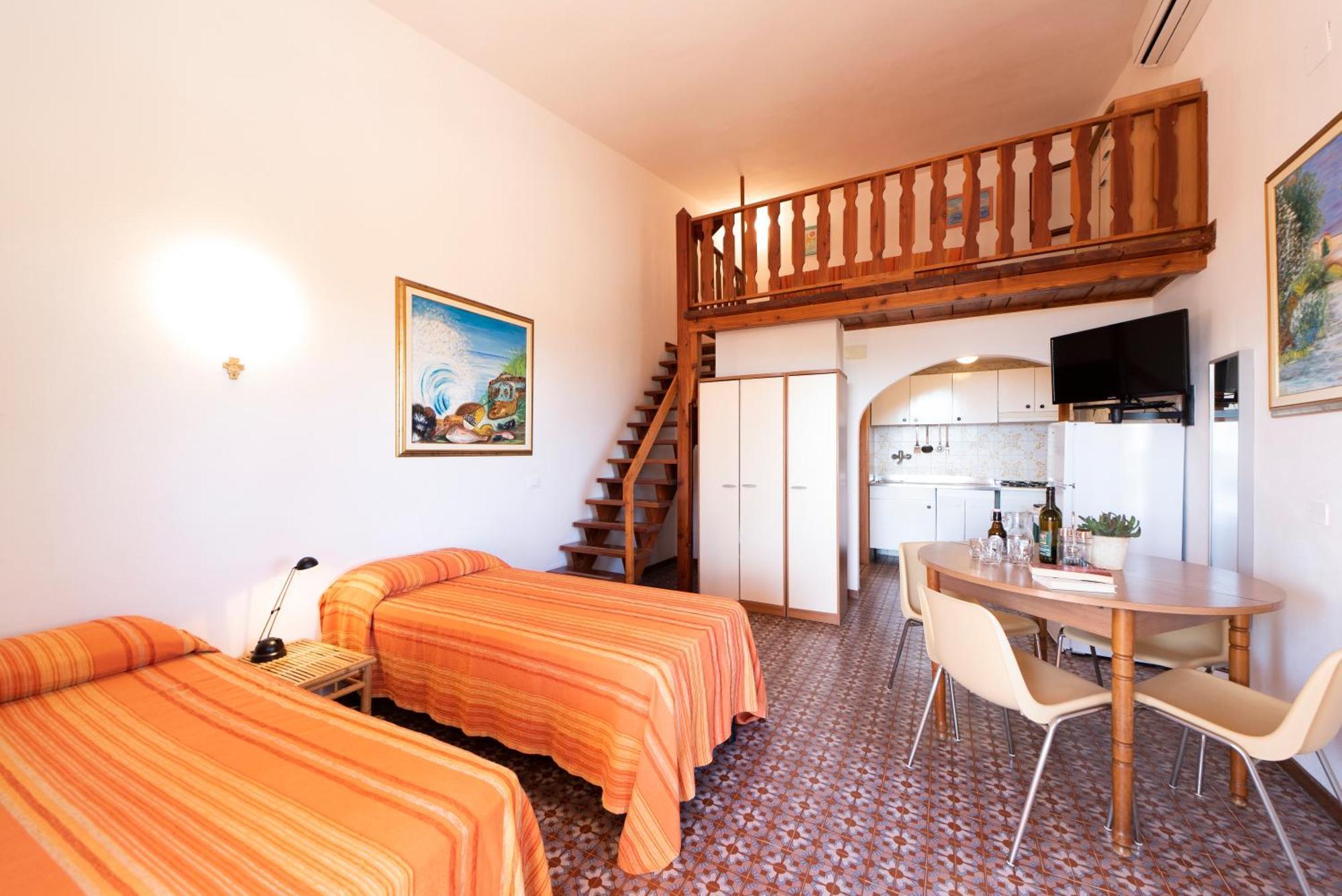 Gavila'S Residenza Turistico Alberghiera Порт-Аццурро Экстерьер фото