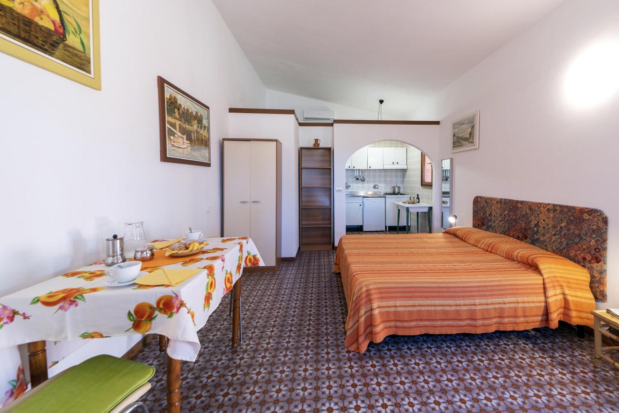 Gavila'S Residenza Turistico Alberghiera Порт-Аццурро Экстерьер фото